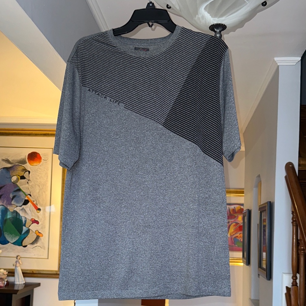 🌺 Greg Norman for Tasso Elba Gray and Black Diagonal Stripe Tee Sz M
